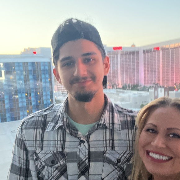 Almost done moving 🌈❣️slowly moving my inventory to my home🦋🌟🇺🇸💞to get notified - Picture 11 of 15